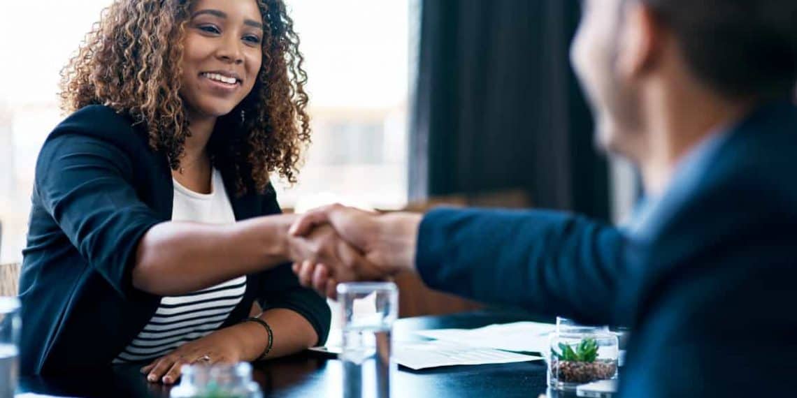Essential Tips for Entrepreneurs on Picking the Perfect Courier Partner