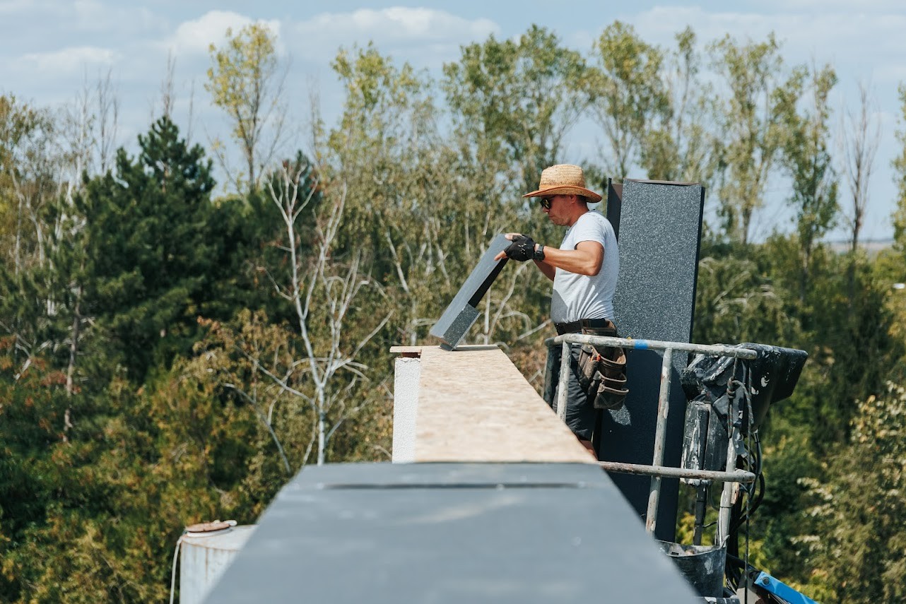 What Sets Reliable Roofing Companies Apart?