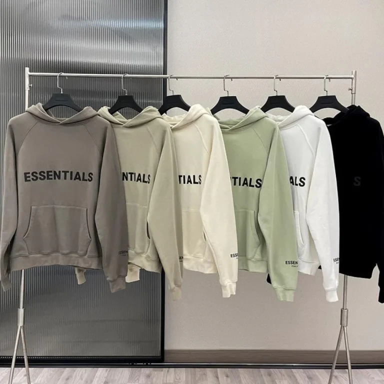 Why My Essentials Hoodie & Tracksuit Are the Only Outfit I Pack (And Wear) in Australia