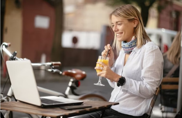 How Wellness Influencers Monetize Their Lifestyle Online